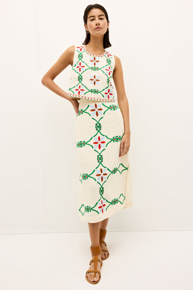 Straight silhouette sleeveless top with all over folkloric pattern