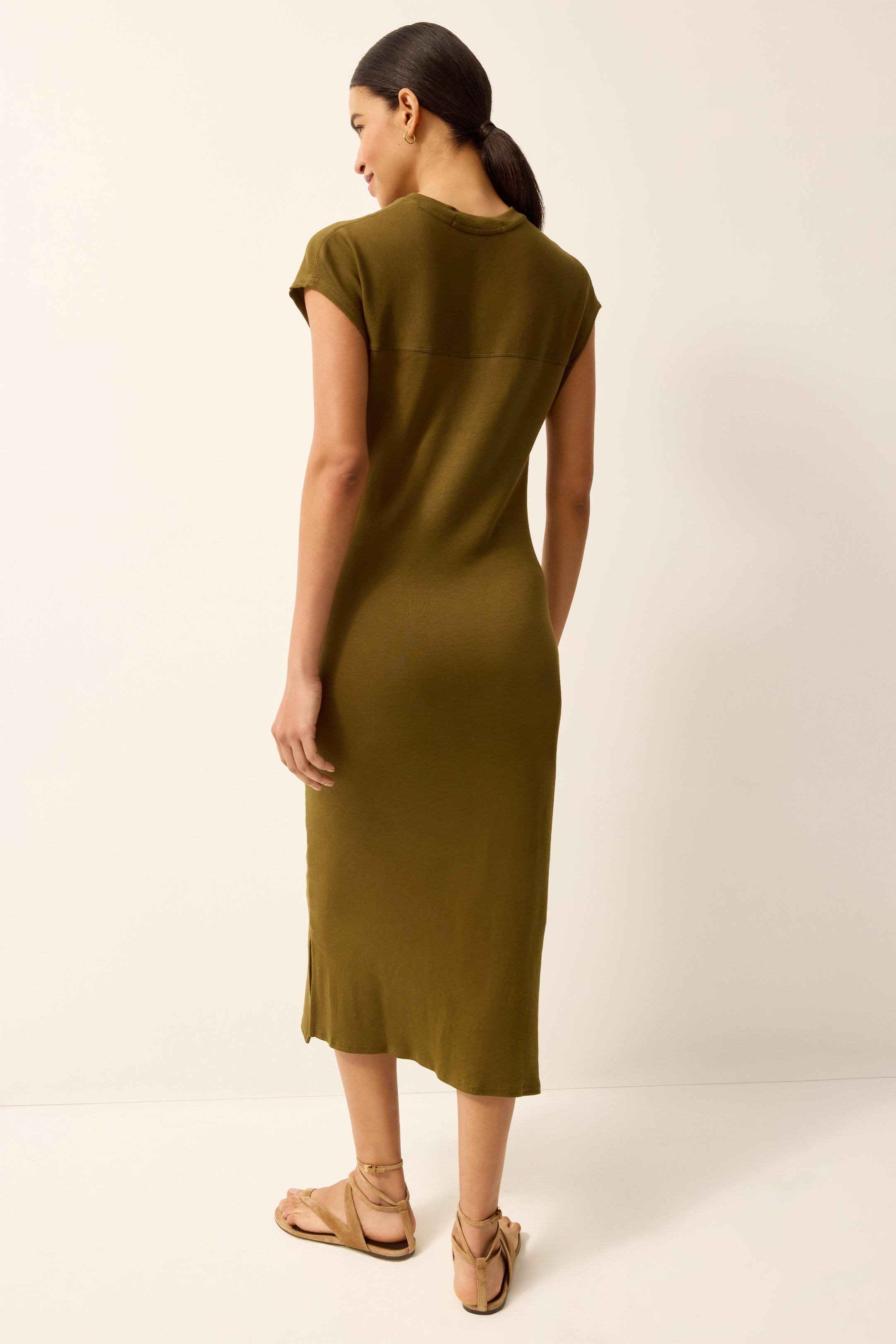 juniper green dress Jaclyn Draped Floor Length sleeve bridesmaid gown features a plunging V ELOWYN DRESS JUNIPER GREEN /
