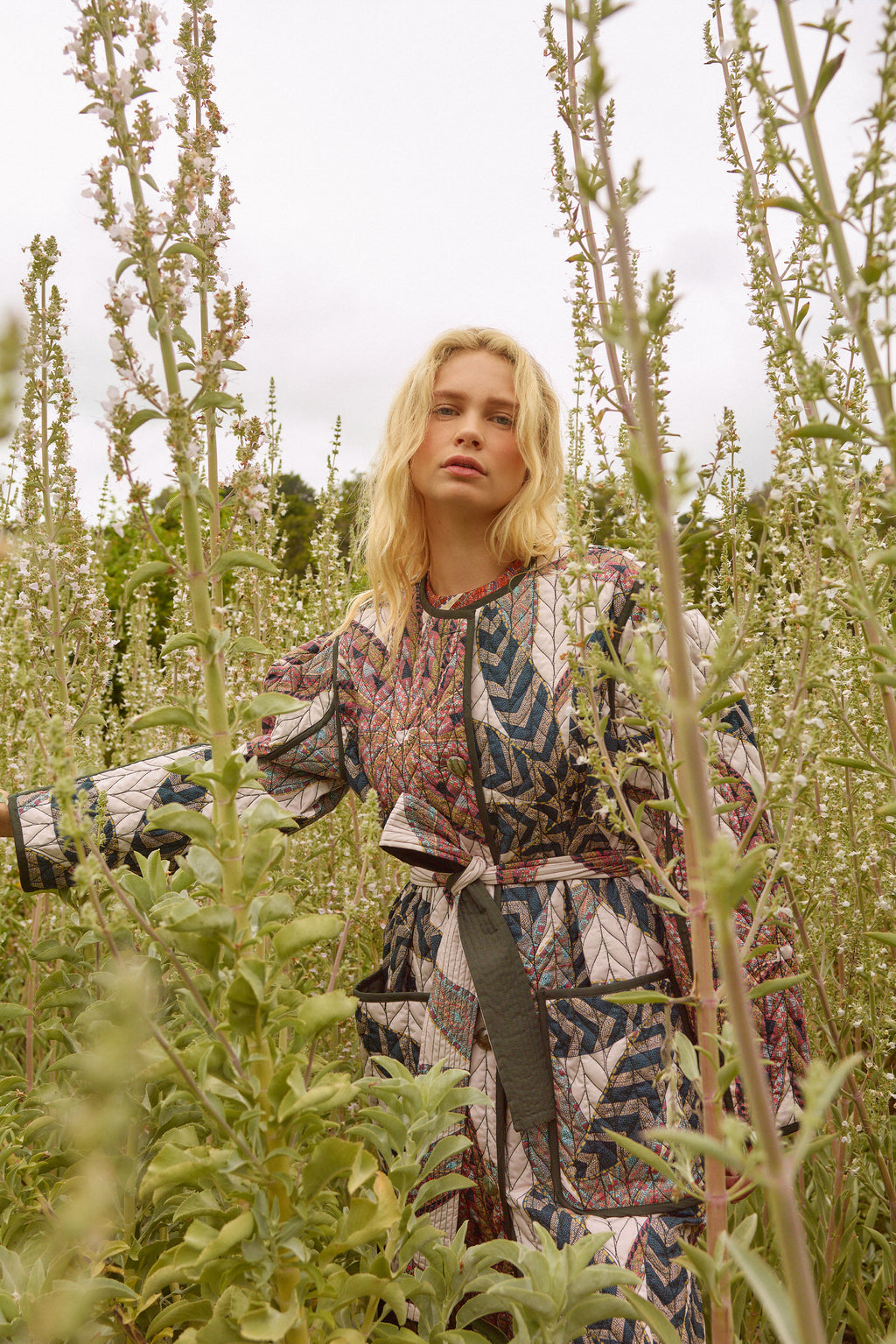 Long sleeve midi length jacket with quilted pattern 