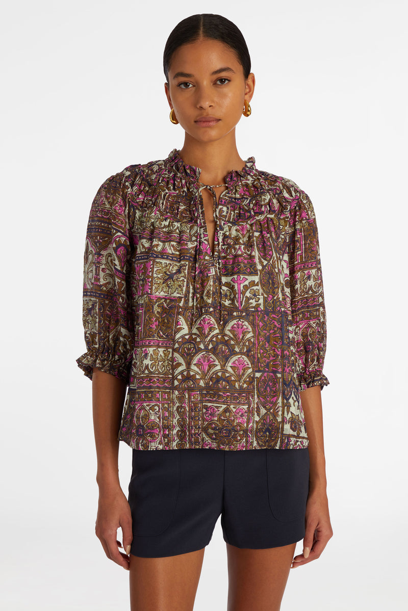Top with straight silhouette and three quarter length sleeves