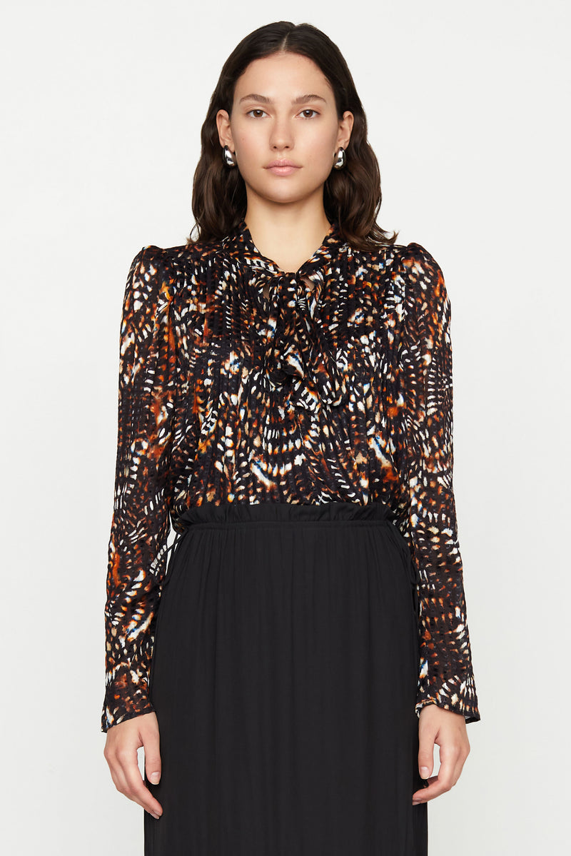 Tapered long sleeve v neckline blouse 