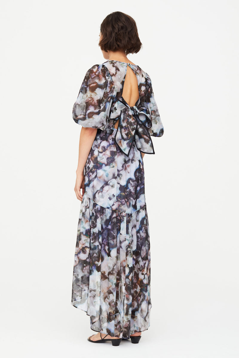 Long dress with high-low skirt and short puff sleeves