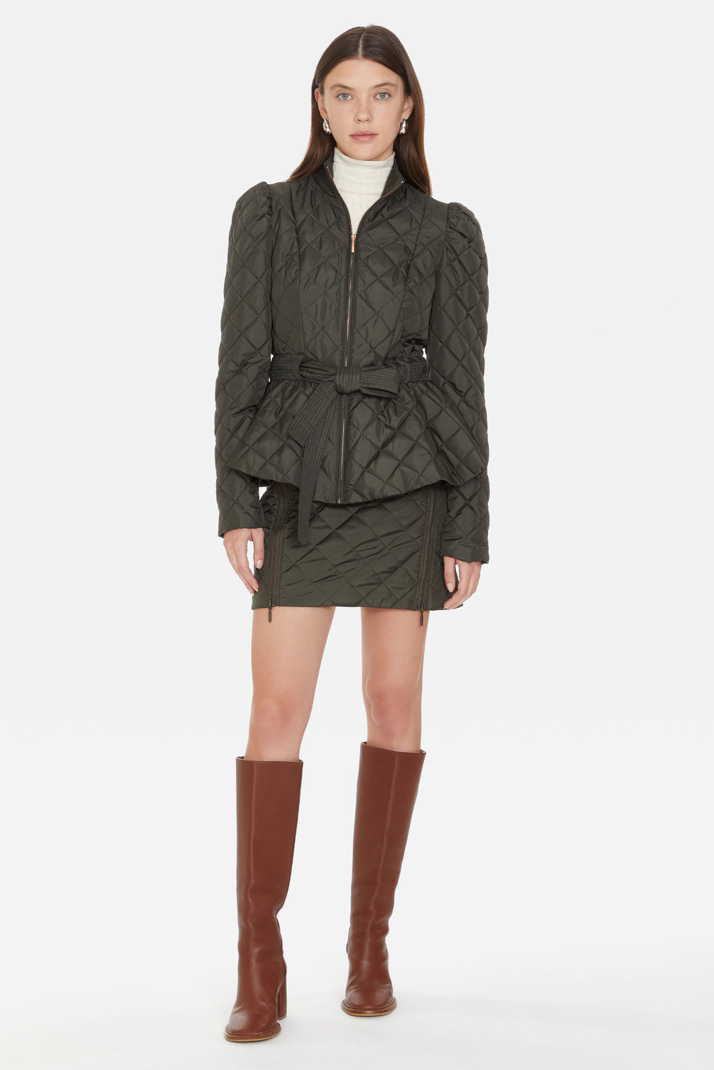 Solid color jacket with high collar and waist tie 