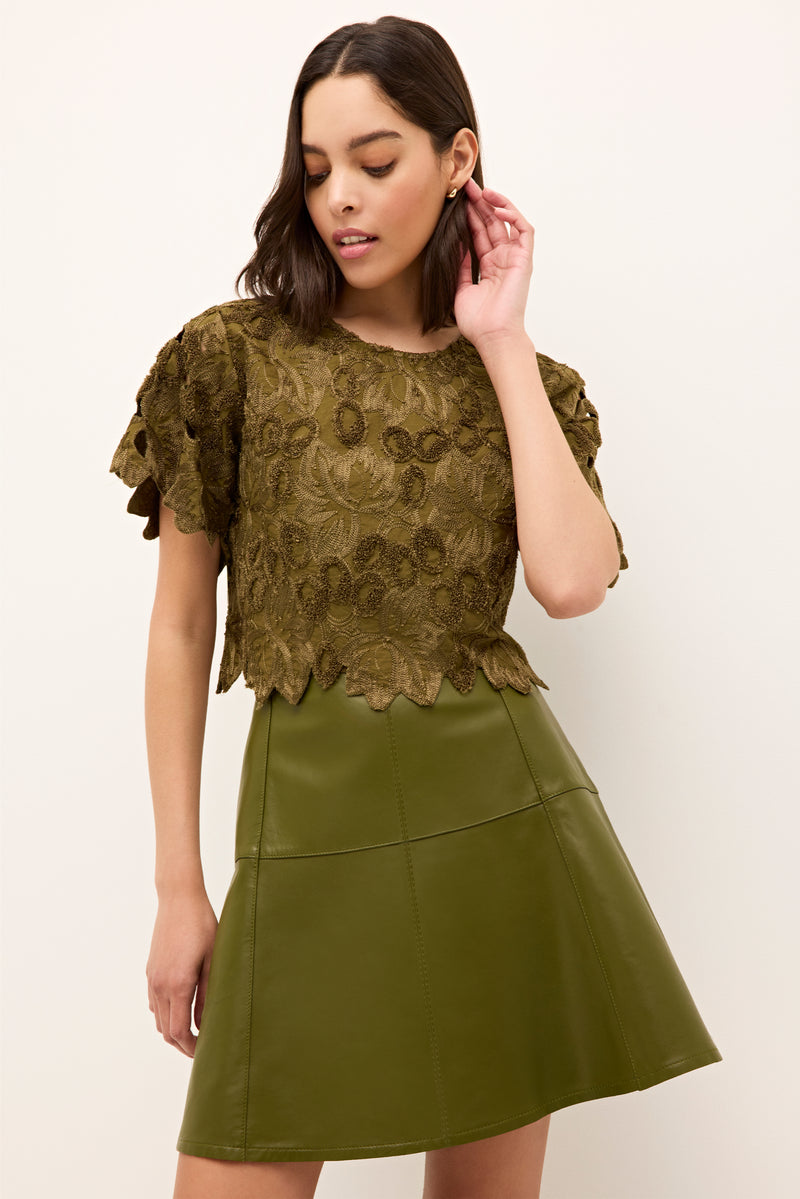 PELUMI TOP