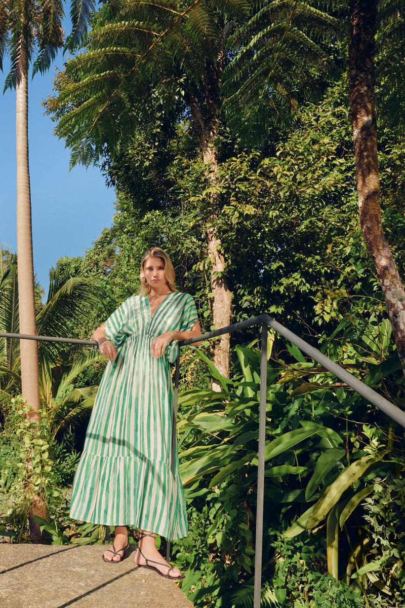 Traditional caftan maxi dress with large sleeves and a v-neckline