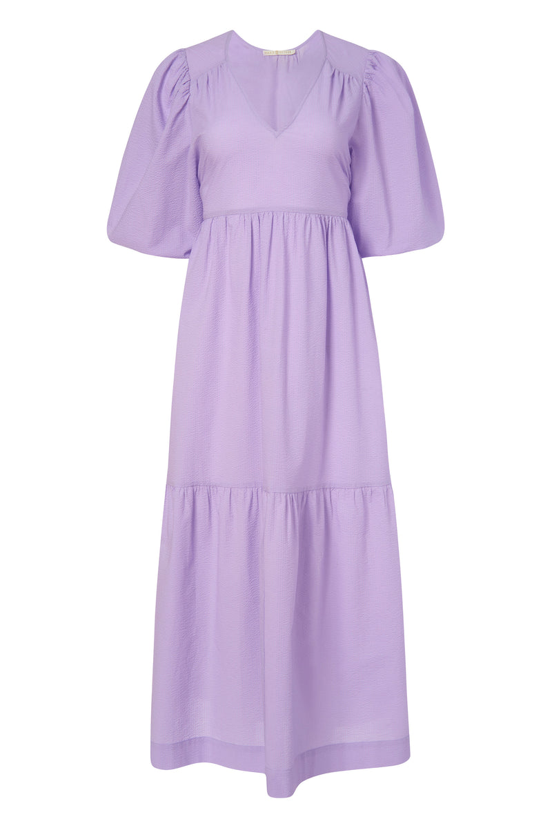 Long dress with an optional sash belt that can be tied in the front or back of the waist 