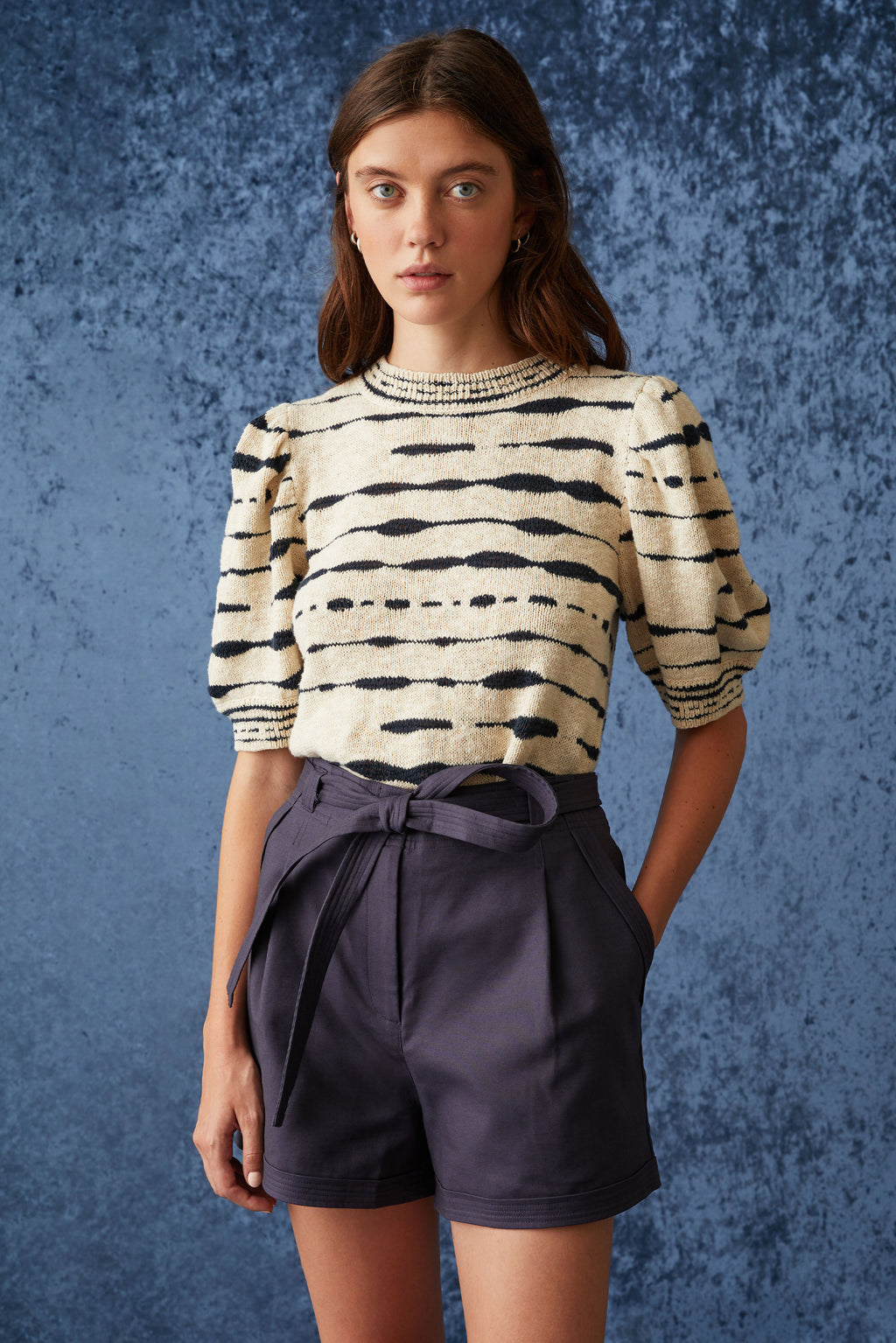 Solid navy floral short with optional belt at the waist 