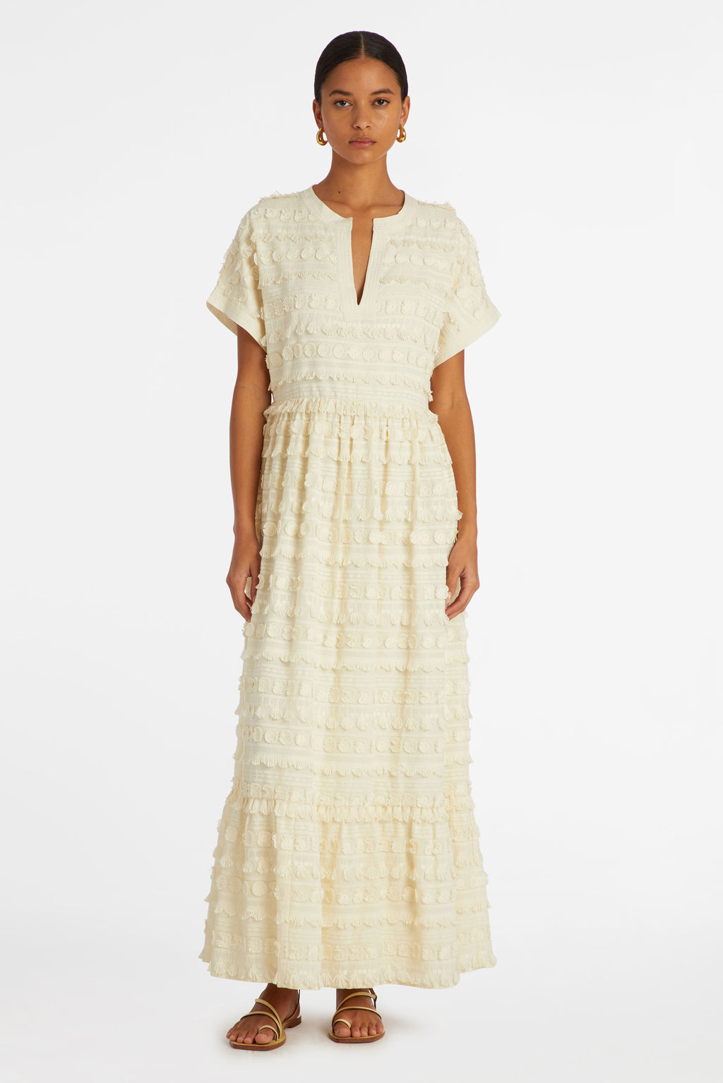 White maxi dress with short sleeves and a v-neckline 
